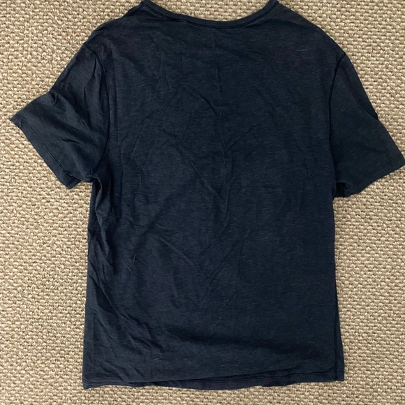 LuluLemon tee shirt - Picture 2 of 2